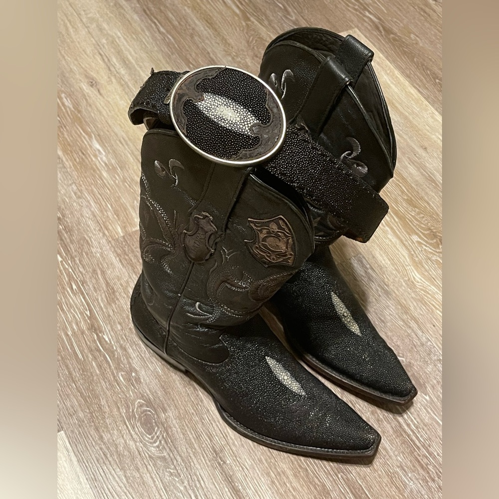 Cuadra men’s cowboy boots with matching belt